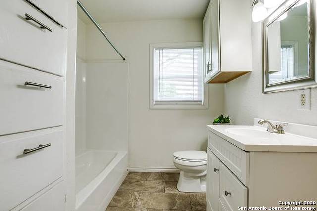 2803 W WOODLAWN AVE, San Antonio, TX 78228