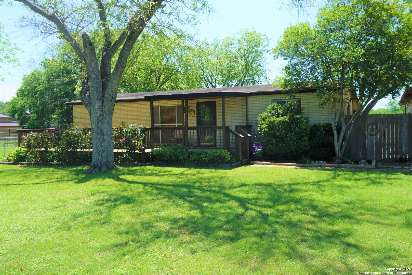 Homes for sale in TX | 527 Dry Holw,TX | MLS# 1452268