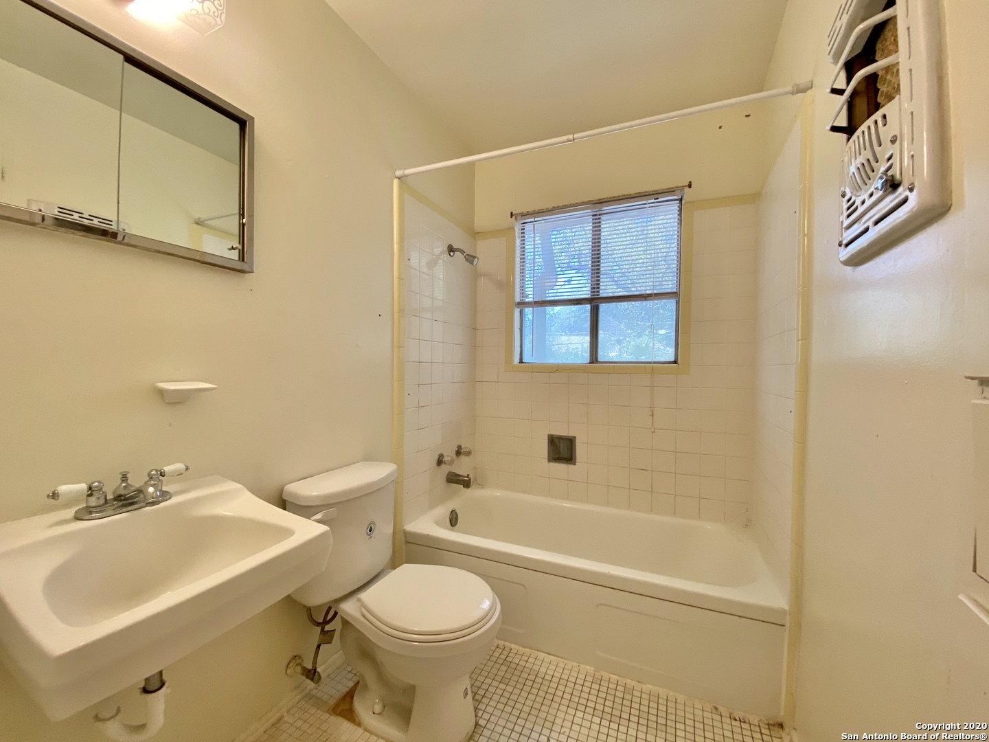 6611 PRESLEY DR, San Antonio, TX 78240