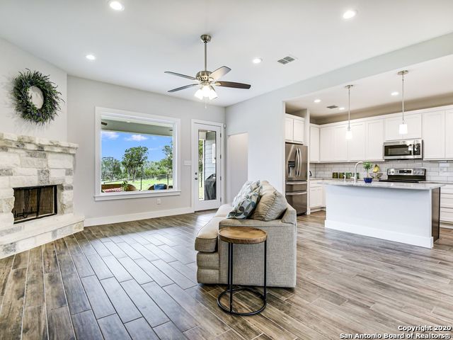 Photo 4 of Single family home for sale at 315 Hilltop Ridge, New Braunfels, TX 78132 | MLS# 1453000 | Listing updated on 2020-06-22