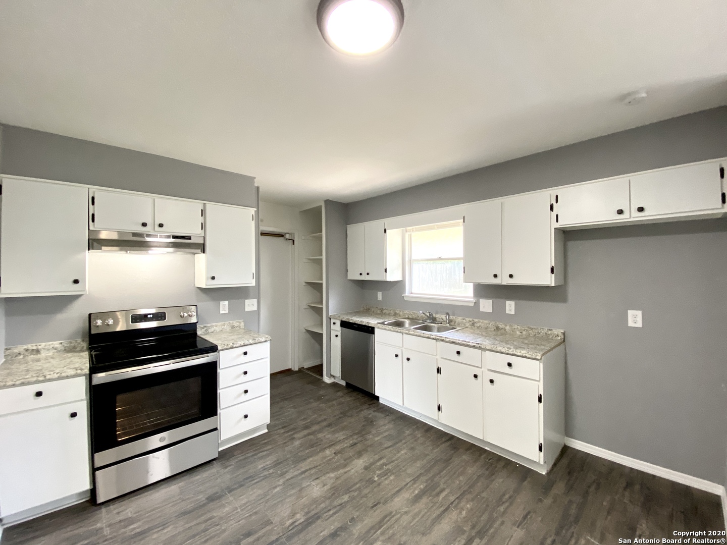 1906 Harpers Ferry, San Antonio, TX 78245