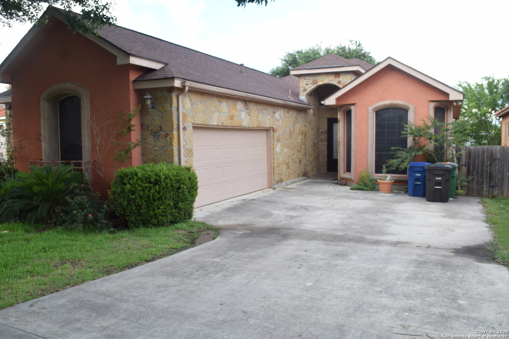2530 Marilyn Kay St Listing Cover Image