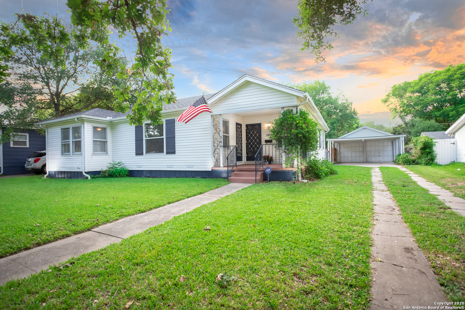 349 Irvington Dr Listing Cover Image
