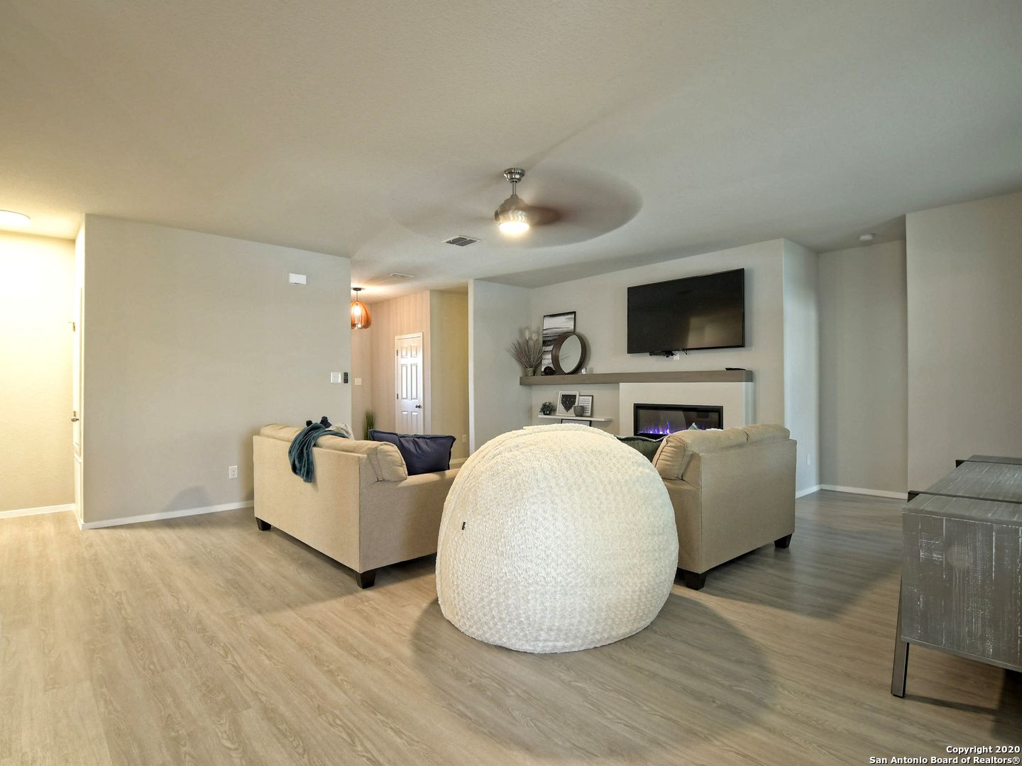 144 FABARM LN, San Antonio, TX 78130