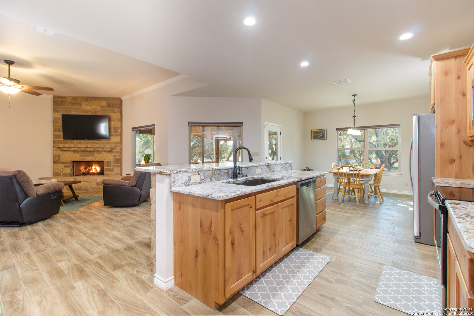 175 Quail Dr, Bandera, TX 78003