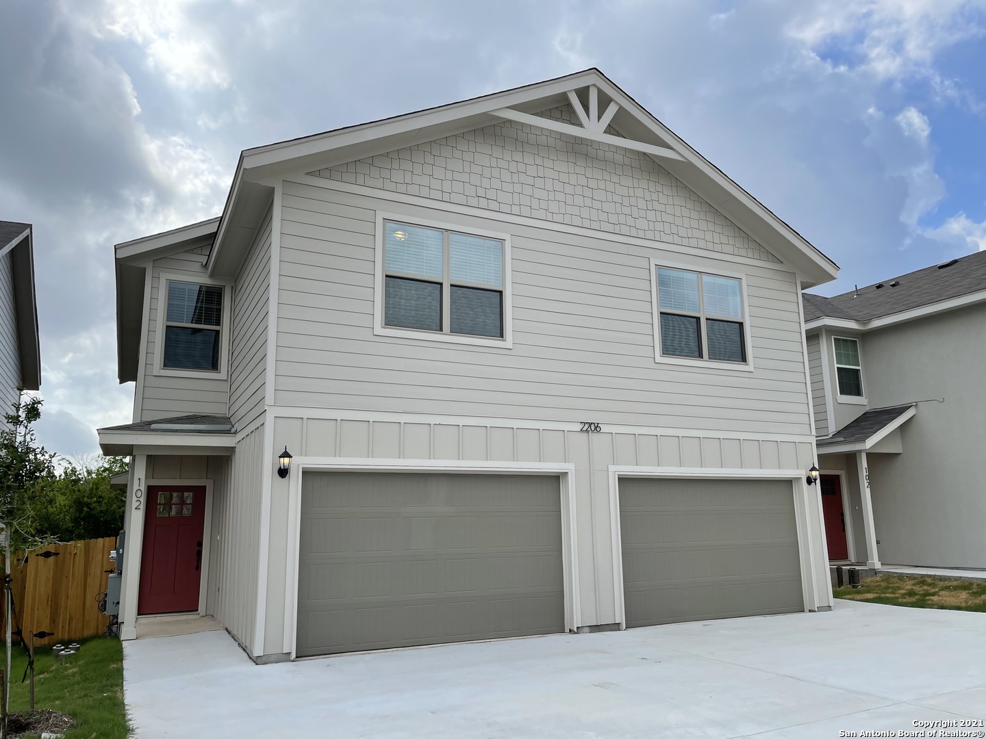 2206 Sandlewood Cove Listing Cover Image