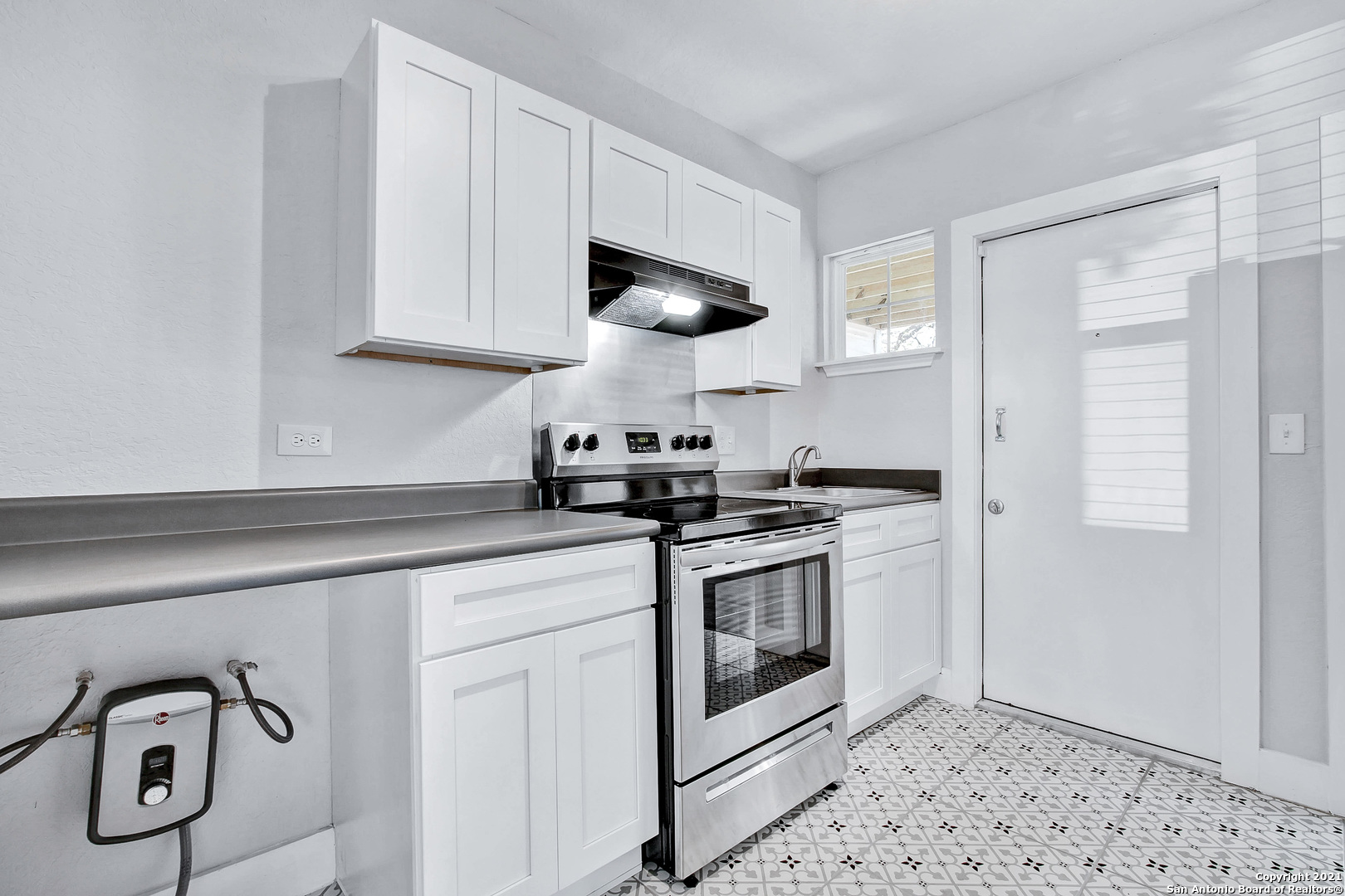 1020 W French Pl, San Antonio, TX 78212