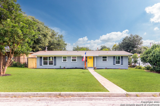 Property photo for 307 OAKLEAF DR, San Antonio, TX