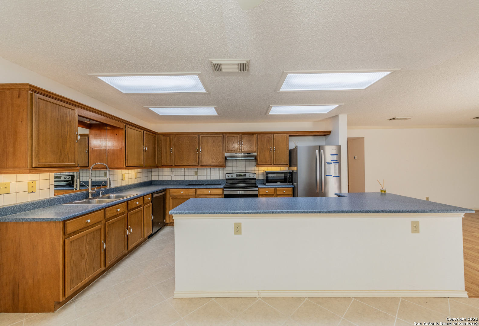 8210 CANTURA MLS, Converse, TX 78109