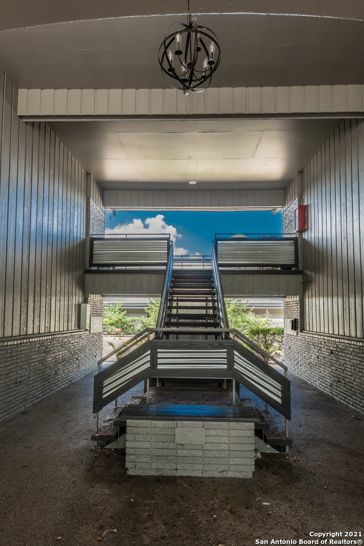 615 Vance Jackson Rd, #212, San Antonio, TX 78201