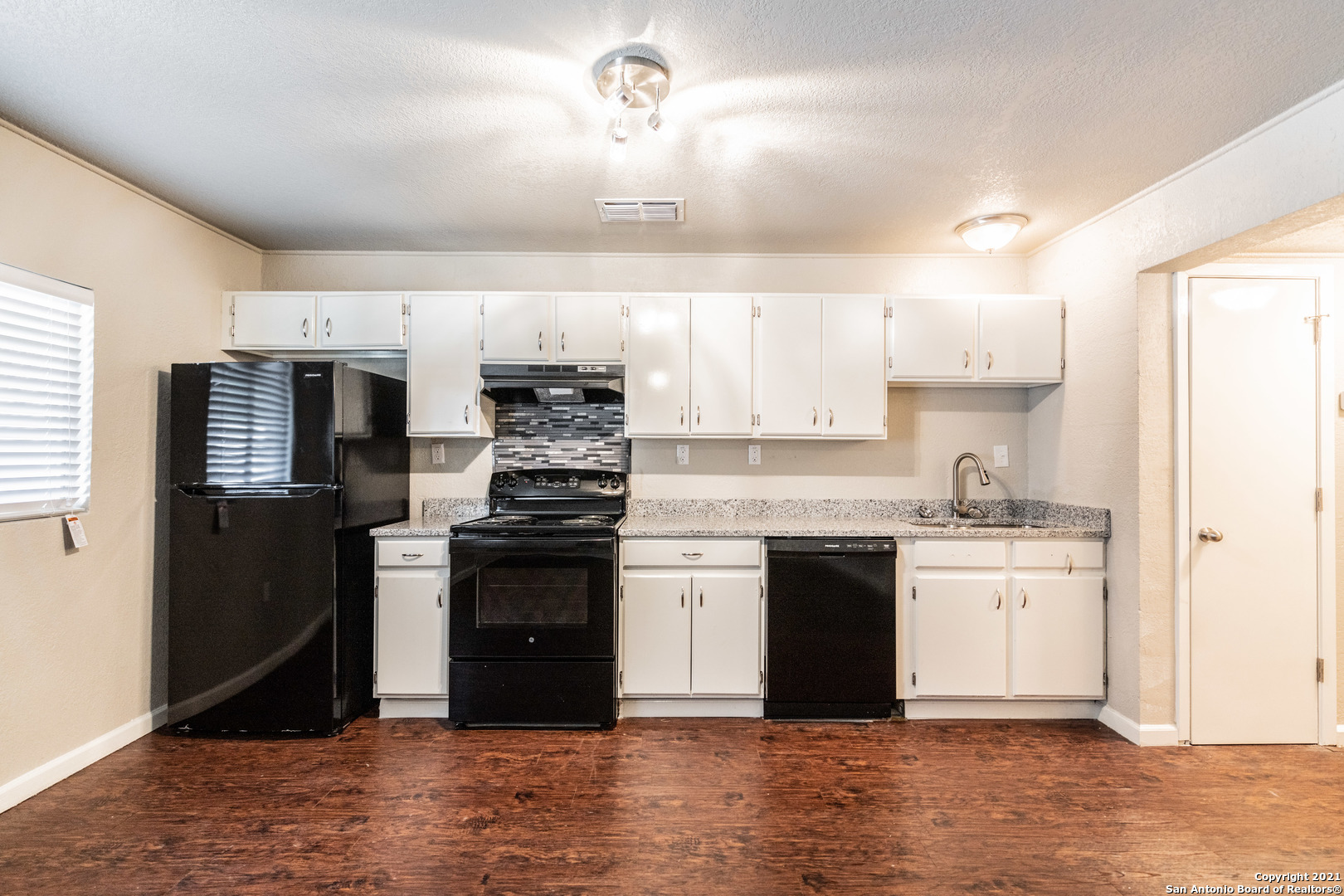 122 ROUNDTREE LN, #3, San Antonio, TX 78233