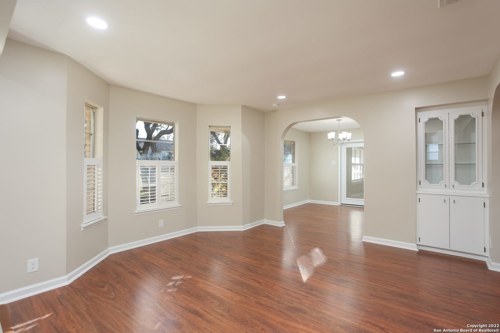 405 Sagecrest Dr, Hollywood Pa, TX 78232