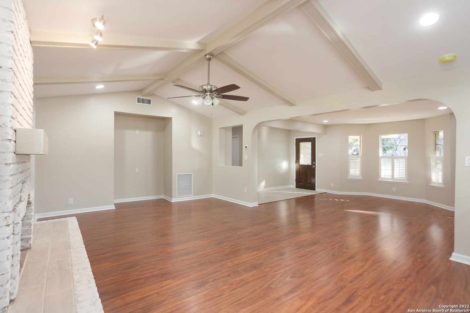 405 Sagecrest Dr, Hollywood Pa, TX 78232