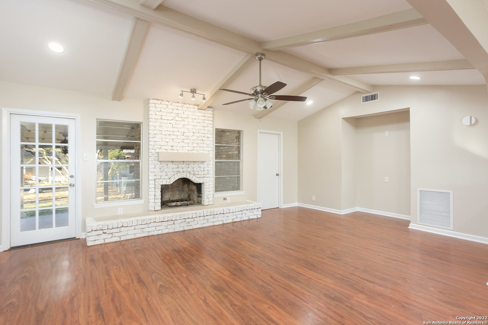 405 Sagecrest Dr, Hollywood Pa, TX 78232