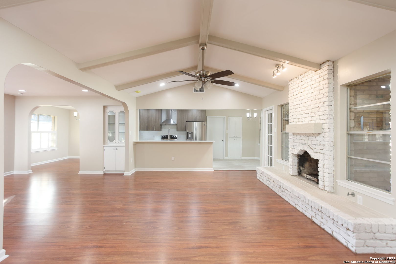 405 Sagecrest Dr, Hollywood Pa, TX 78232