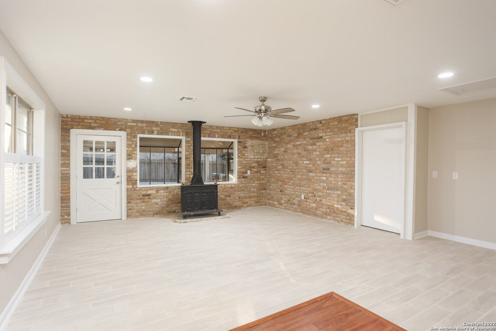 405 Sagecrest Dr, Hollywood Pa, TX 78232