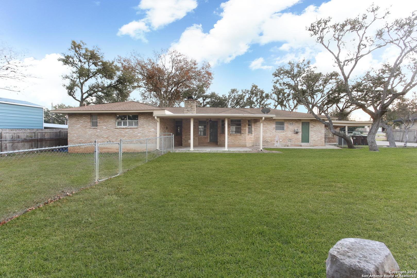 405 Sagecrest Dr, Hollywood Pa, TX 78232