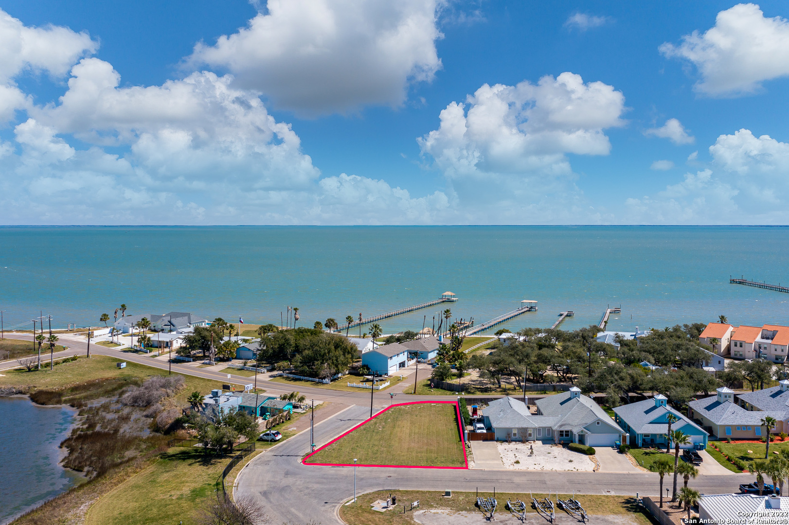 Photo of 2717 Lakeview Dr in Rockport, TX