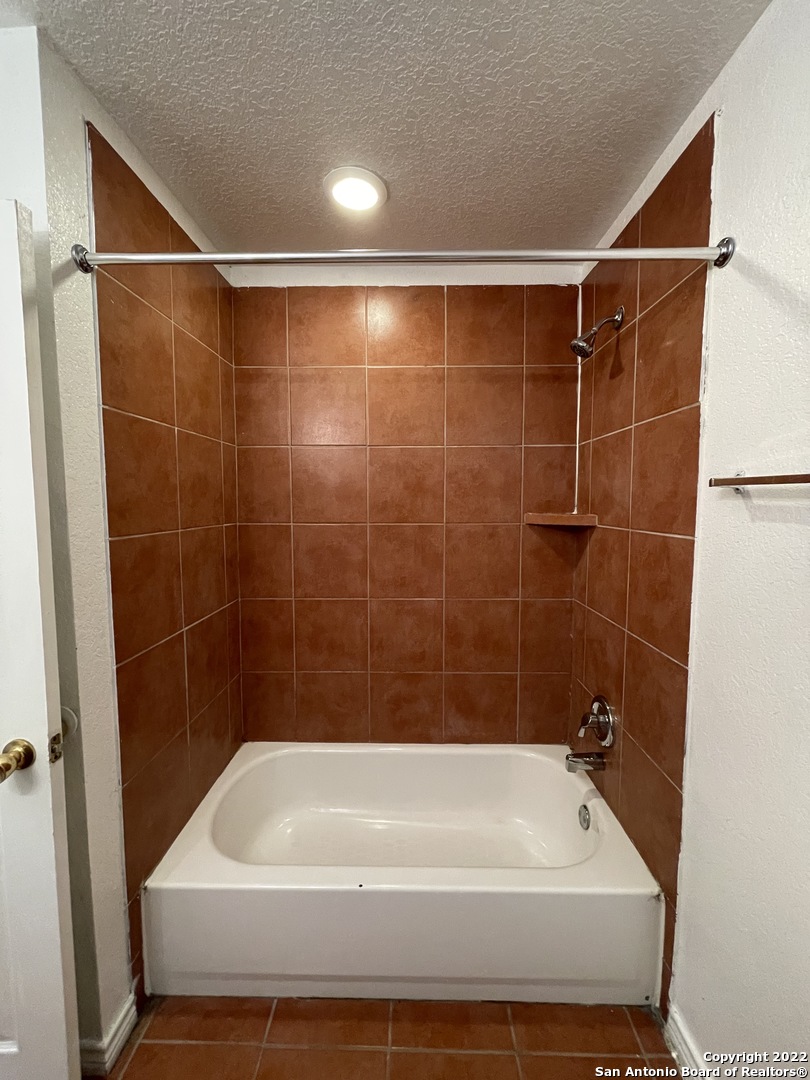 1721 QUINTANA RD, #202, San Antonio, TX 78211