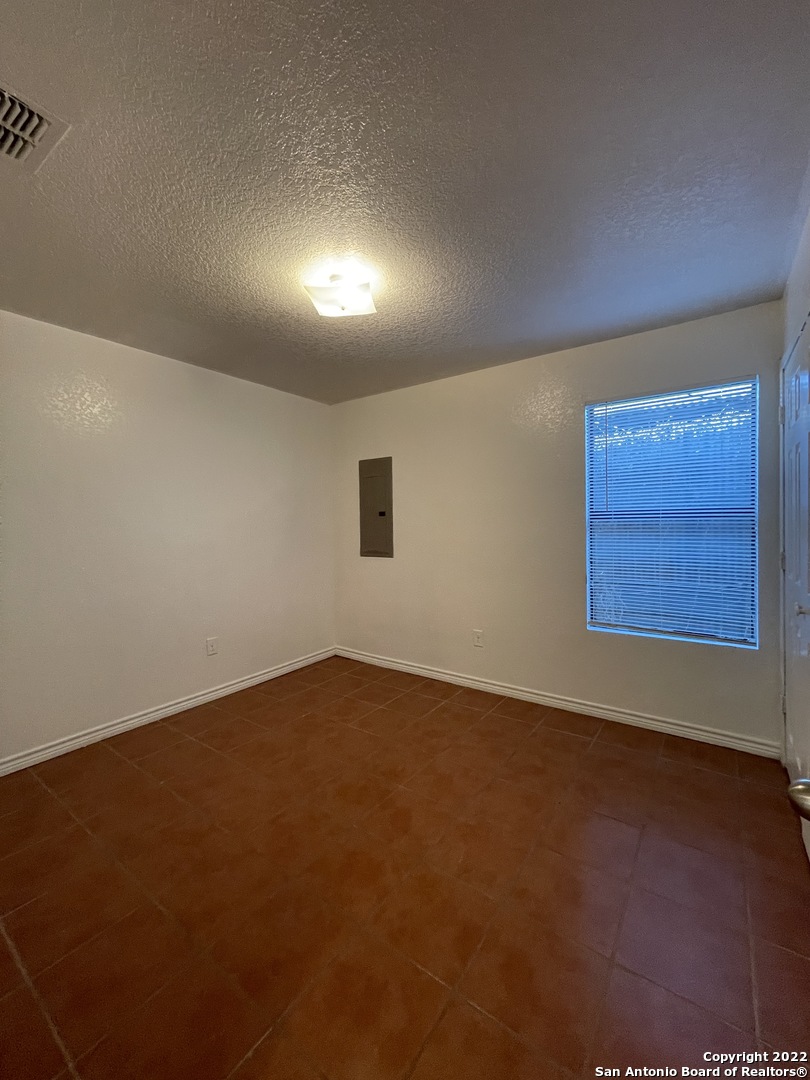 1721 QUINTANA RD, #202, San Antonio, TX 78211