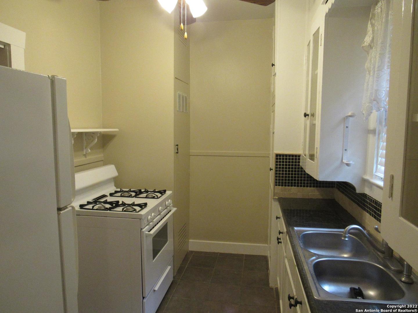 228 CORONA AVE, San Antonio, TX 78209