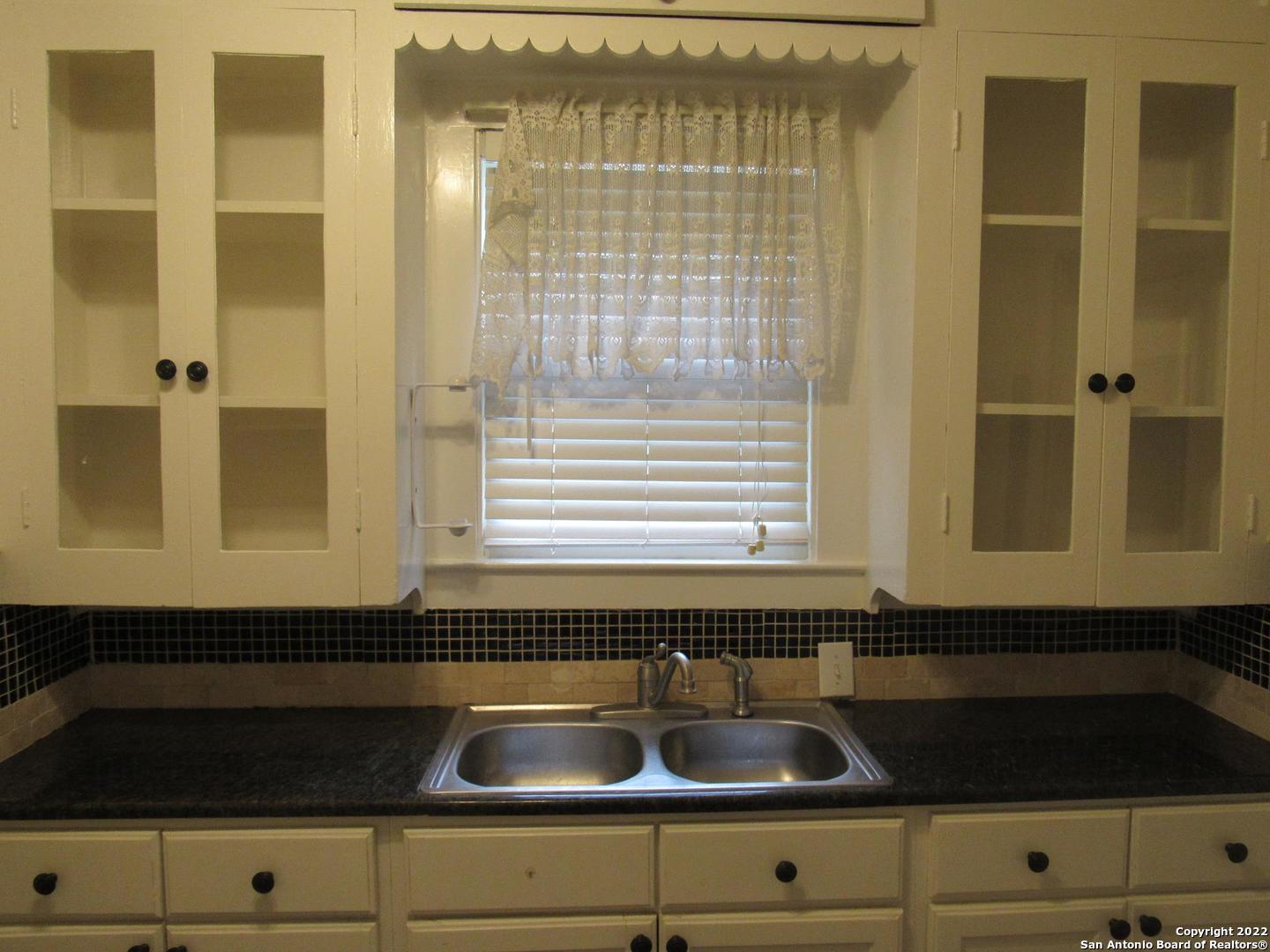 228 CORONA AVE, San Antonio, TX 78209