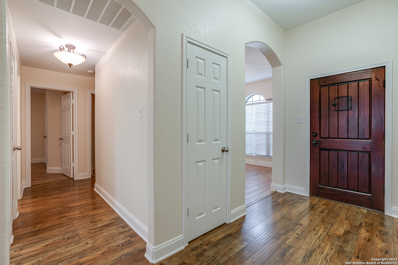 Entry/Foyer
