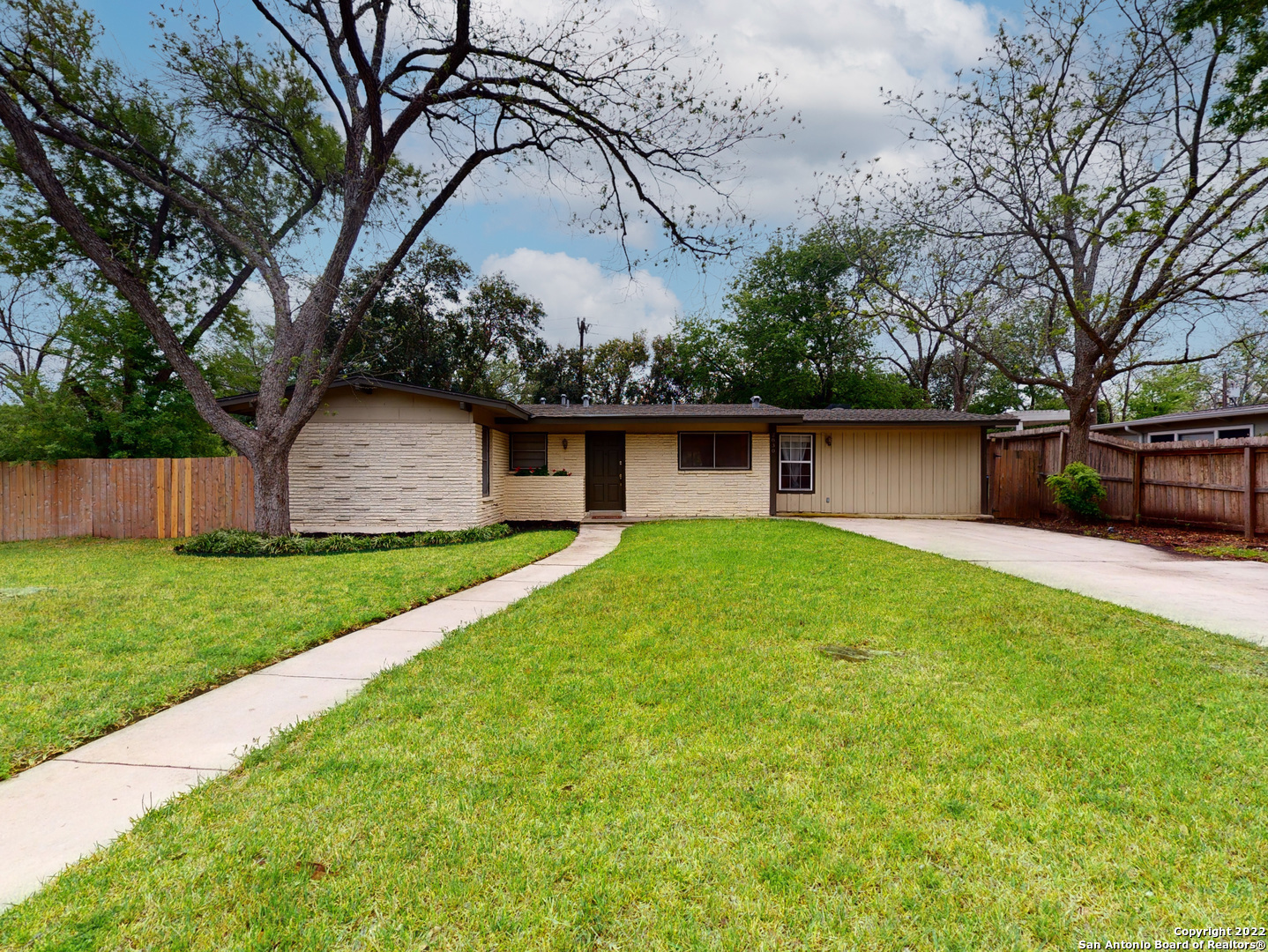 Property photo for 2830 KNIGHT ROBIN DR, San Antonio, TX