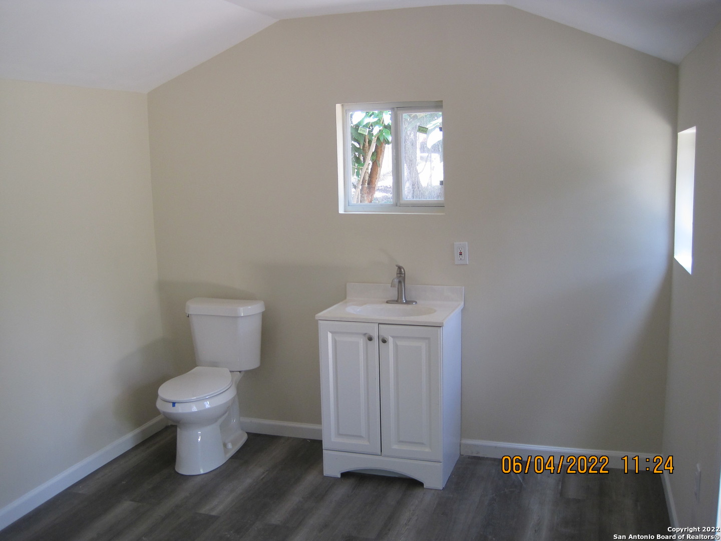 1112 EASTVIEW DR, Canyon Lake, TX 78133