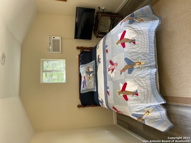 1112 EASTVIEW DR, Canyon Lake, TX 78133