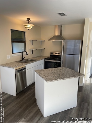 1112 EASTVIEW DR, Canyon Lake, TX 78133