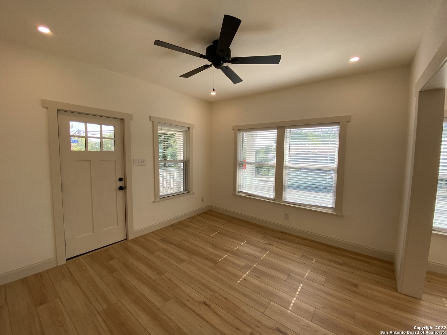 851 Texas Ave, San Antonio, TX 78201