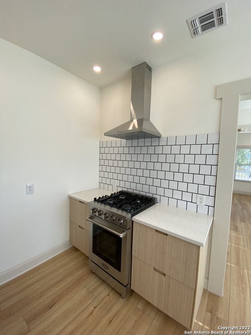 851 Texas Ave, San Antonio, TX 78201
