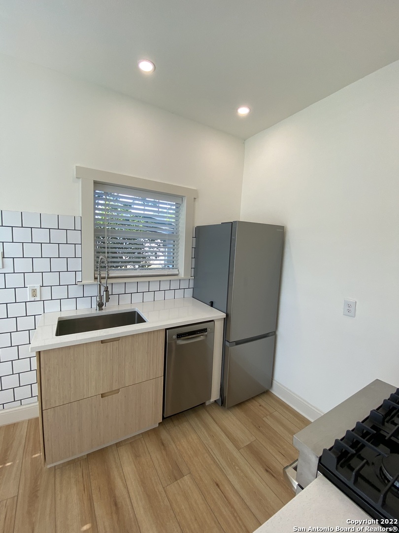 851 Texas Ave, San Antonio, TX 78201