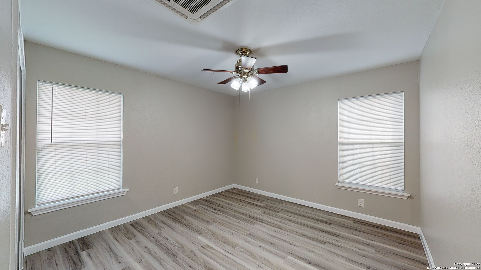 619 SUMNER DR, San Antonio, TX 78209