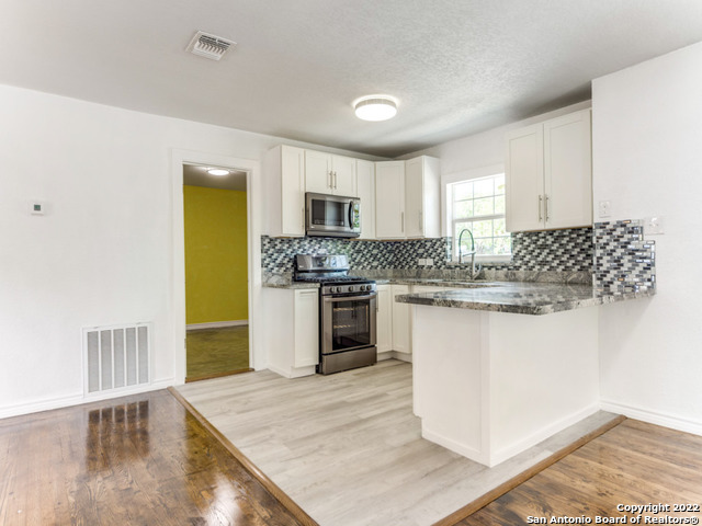 210 VENICE, San Antonio, TX 78201