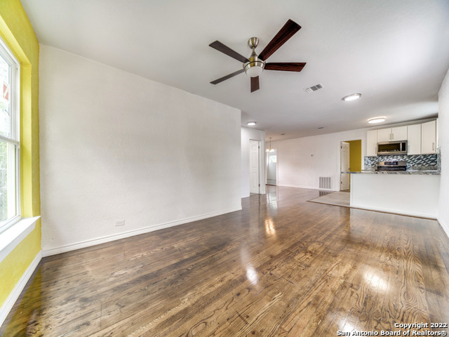 210 VENICE, San Antonio, TX 78201