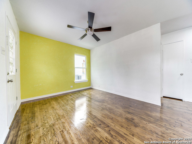 210 VENICE, San Antonio, TX 78201