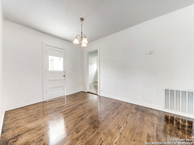 210 VENICE, San Antonio, TX 78201
