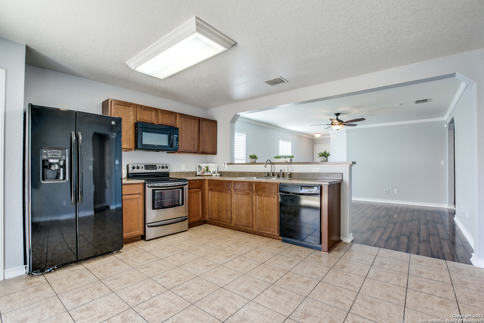 Eat-In Kitchen