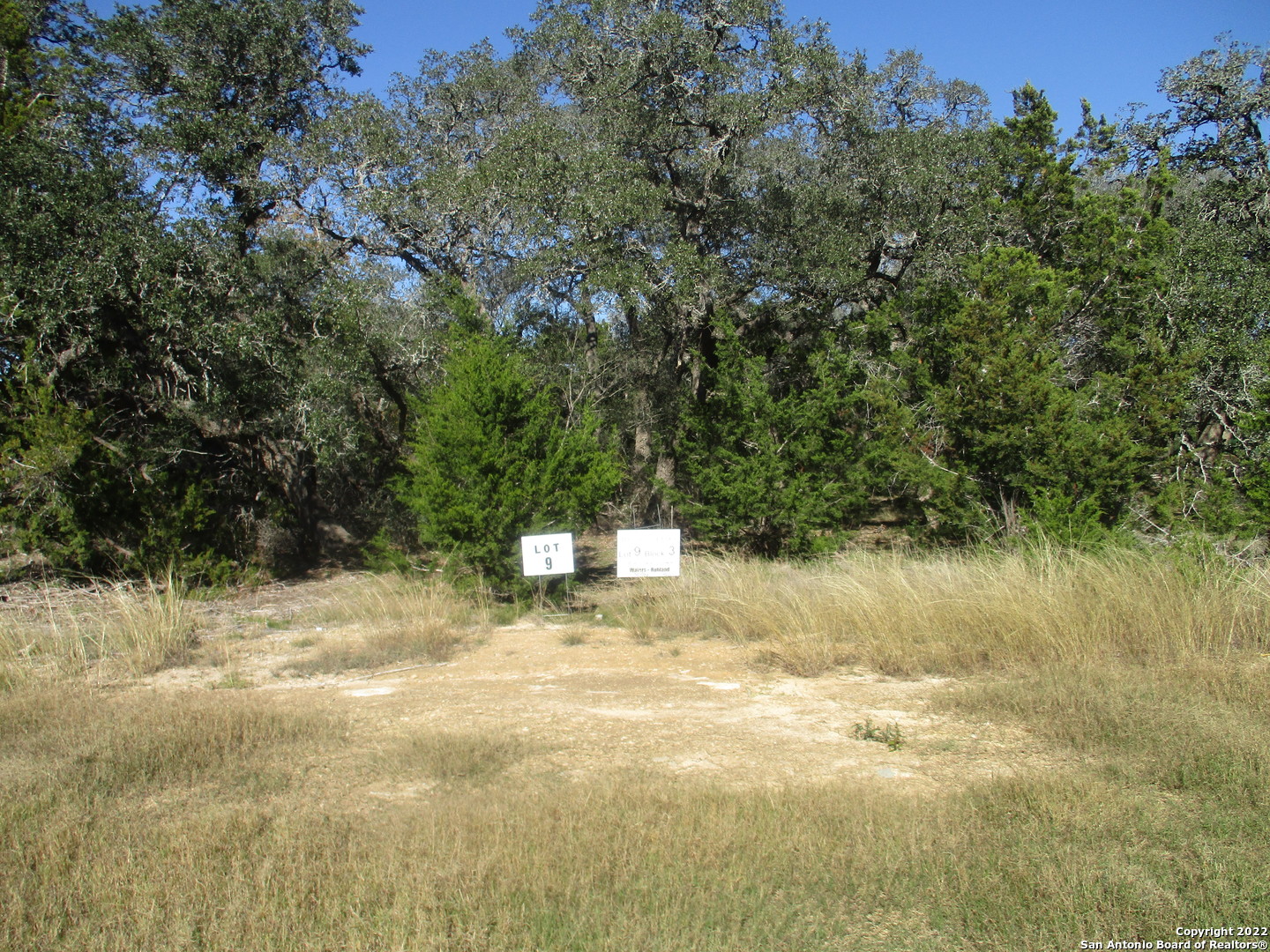 Photo of 854 Maximino Ridge Rd in Bulverde, TX