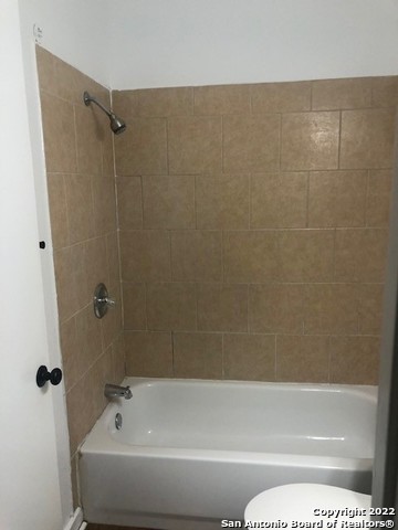 924 W KINGS HWY, #2, San Antonio, TX 78201