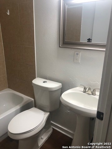 924 W KINGS HWY, #2, San Antonio, TX 78201