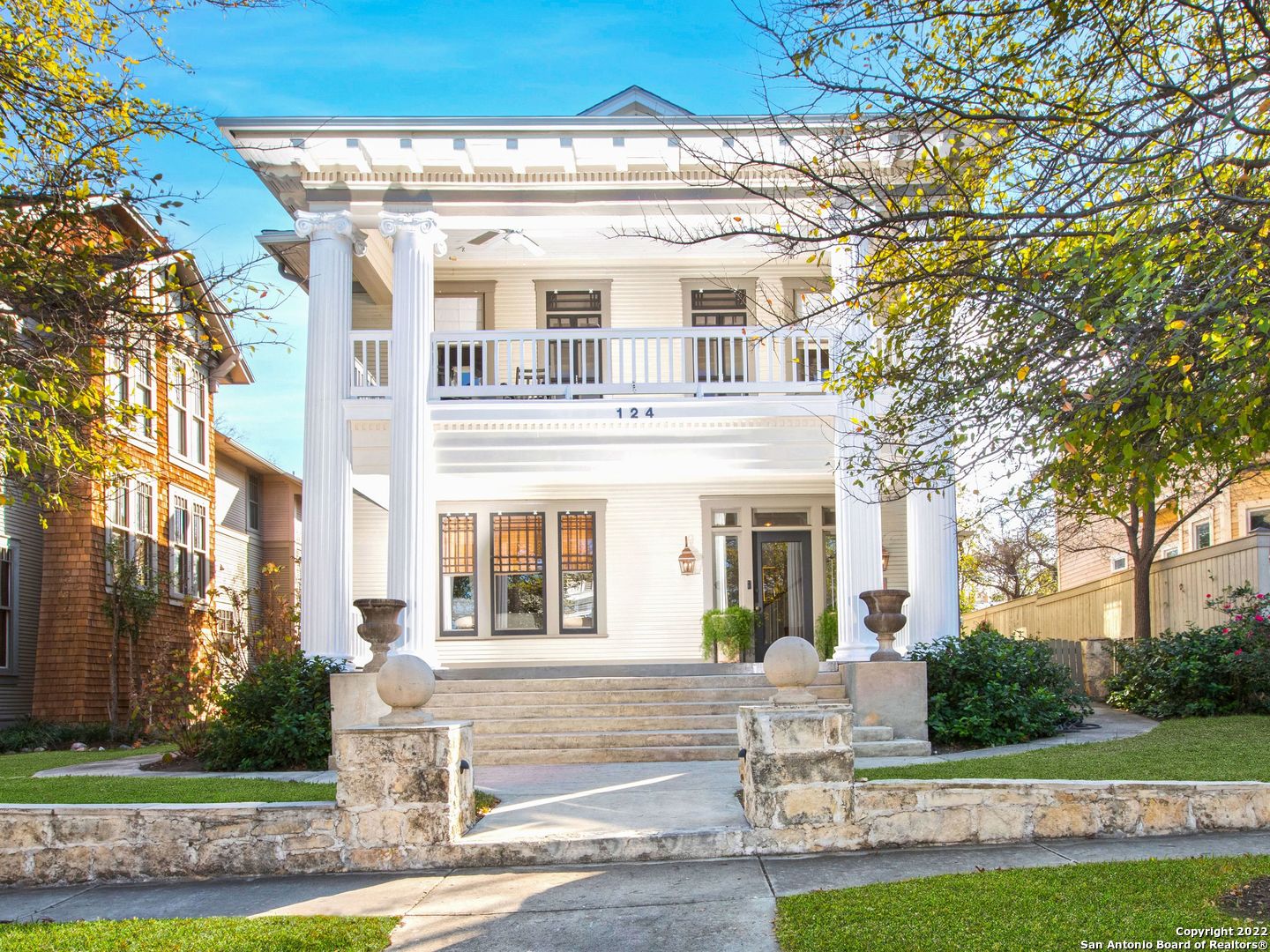 Property photo for 124 E MAGNOLIA AVE, San Antonio, TX