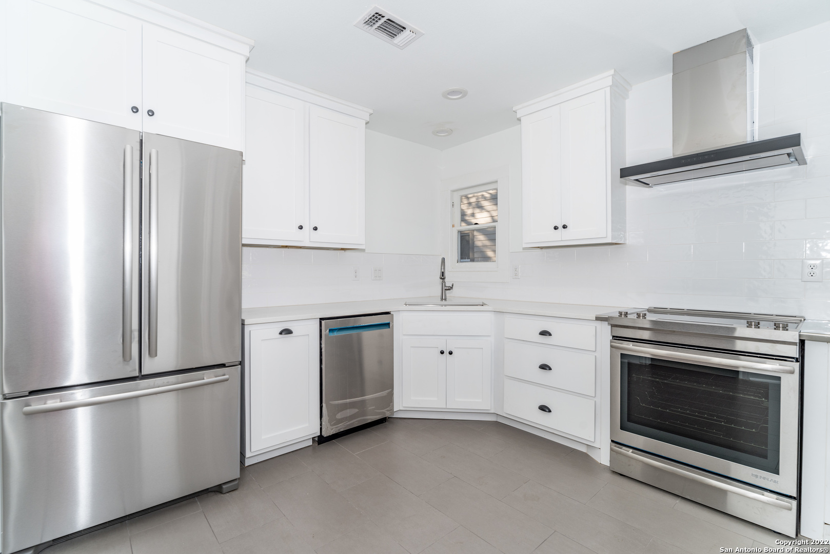 351 REDWOOD ST, Alamo Heights, TX 78209