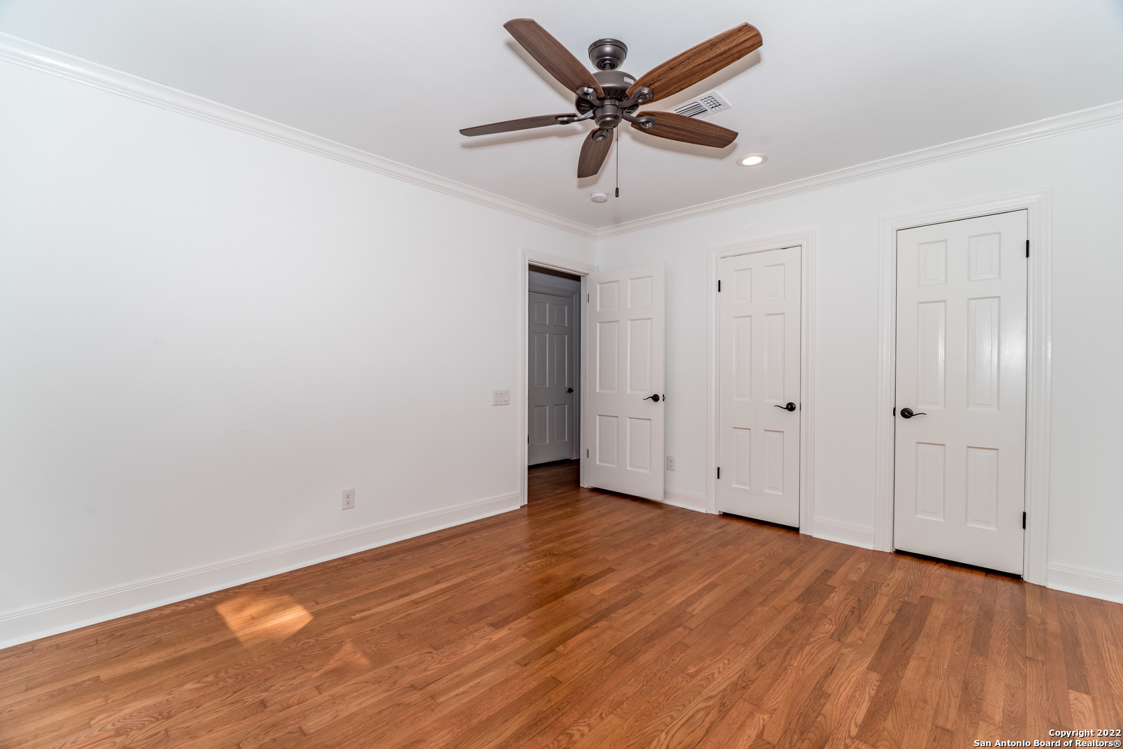 351 REDWOOD ST, Alamo Heights, TX 78209