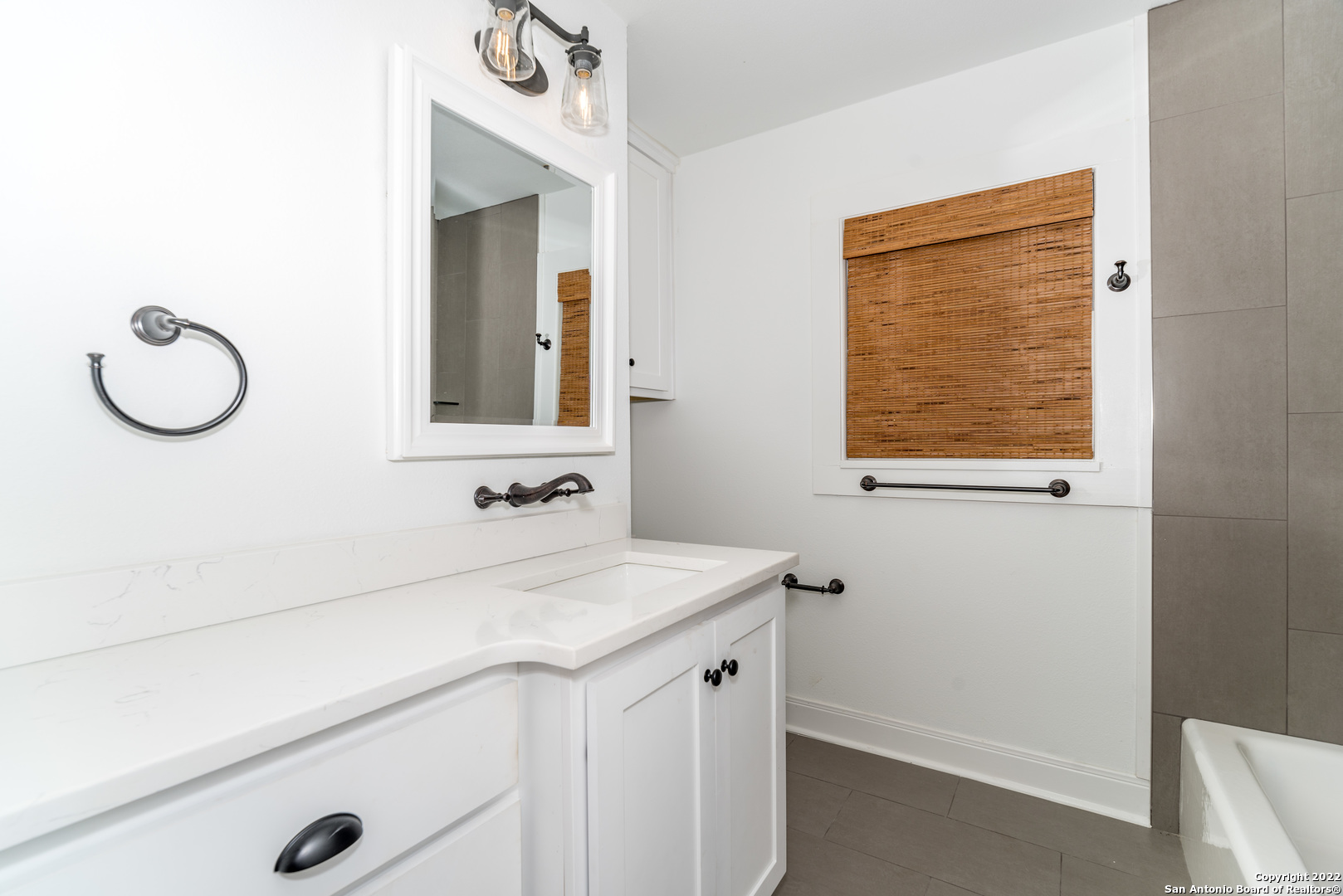 351 REDWOOD ST, Alamo Heights, TX 78209