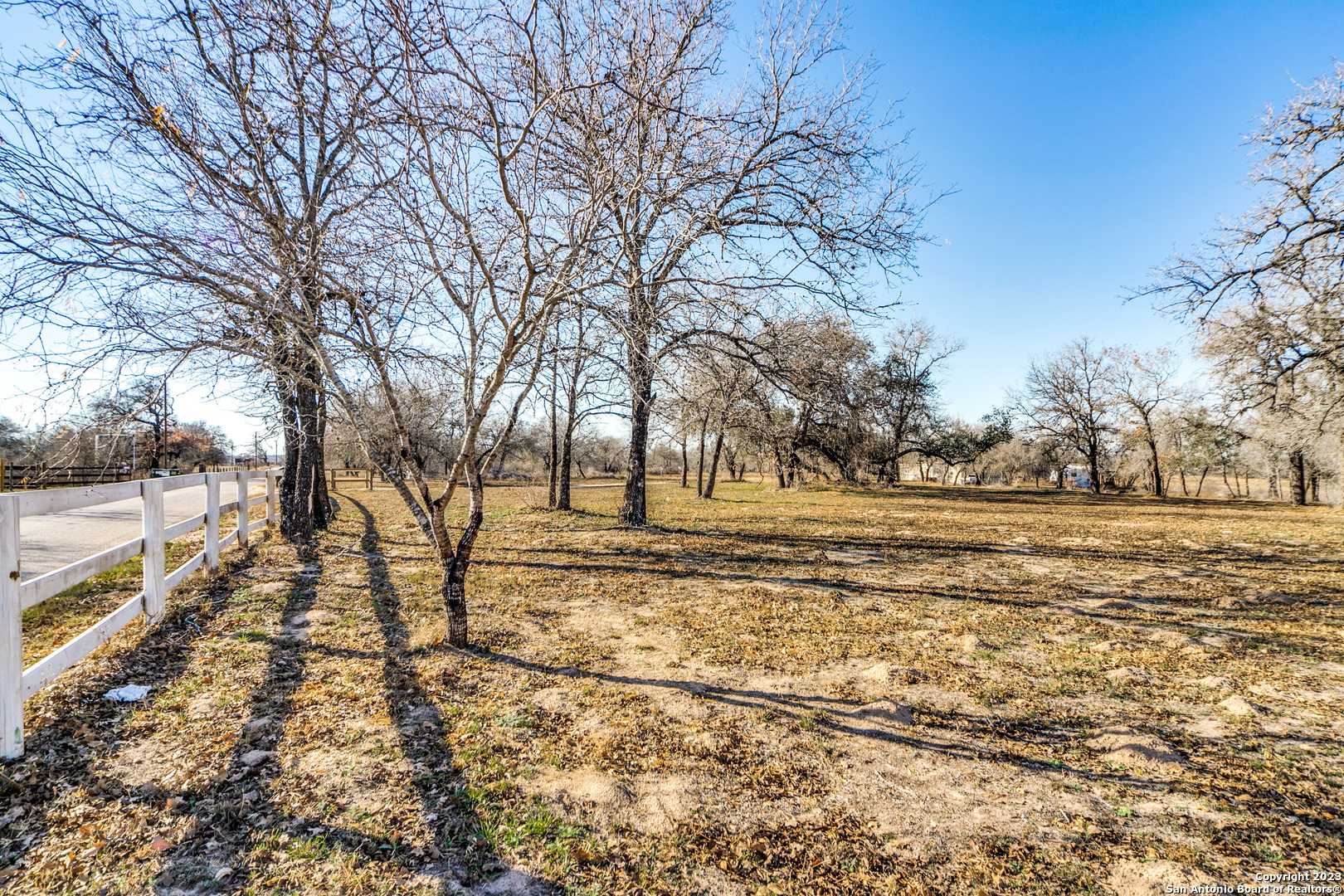 Photo of 448 Patton Rd in Somerset, TX