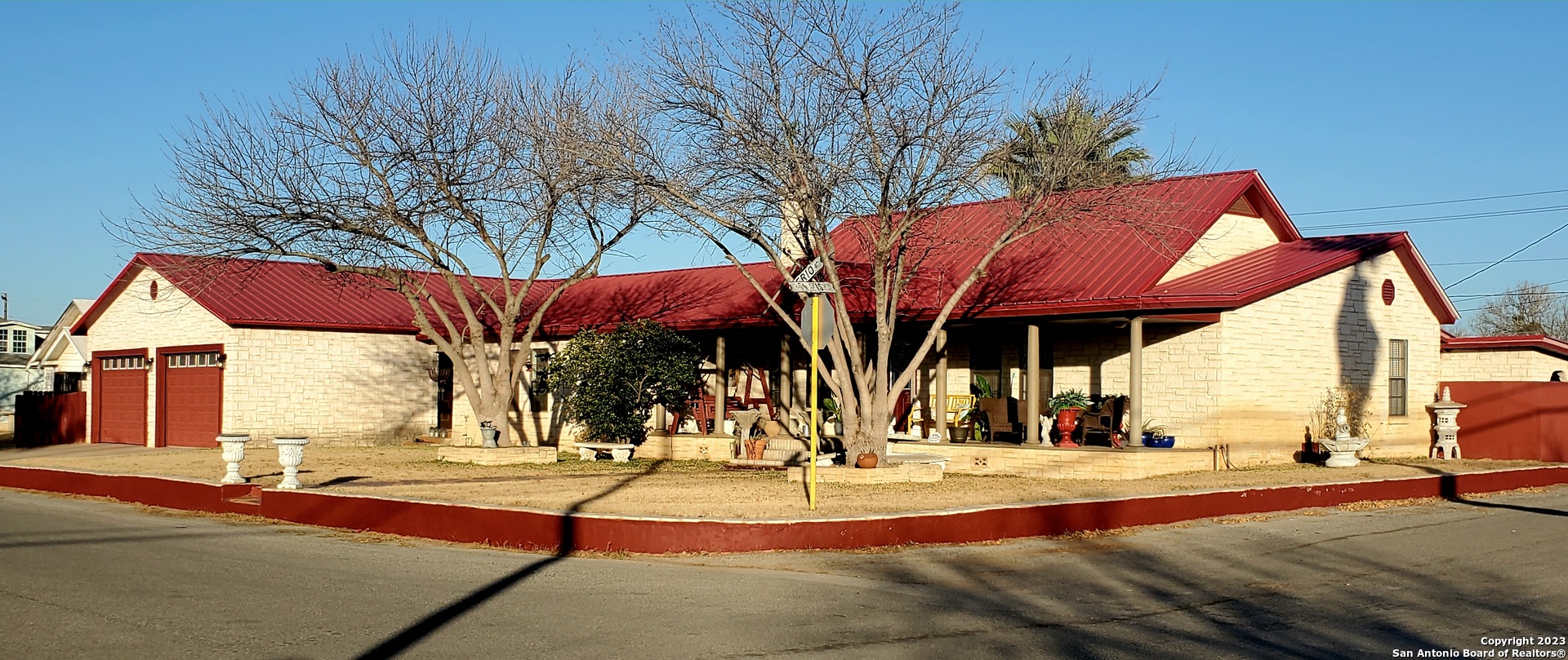 Photo of 802 Frio in Cotulla, TX