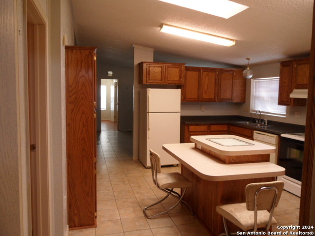 1025 WILLOW DR, Canyon Lake, TX 78133